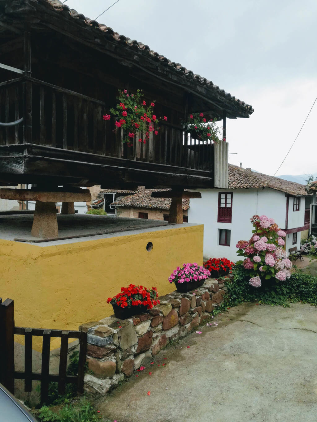 Fuentealdea, a un paso del mar y la montaña
